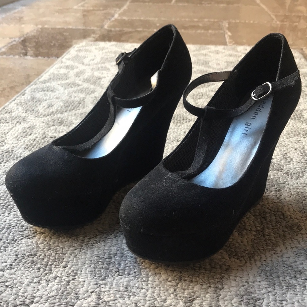Madden Girl Wedge